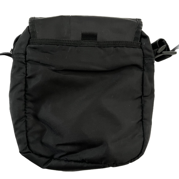 ROOTS Crossbody Bag Black Nylon Buckled Flap Lots of Pockets Back Pouch - Picture 6 of 6